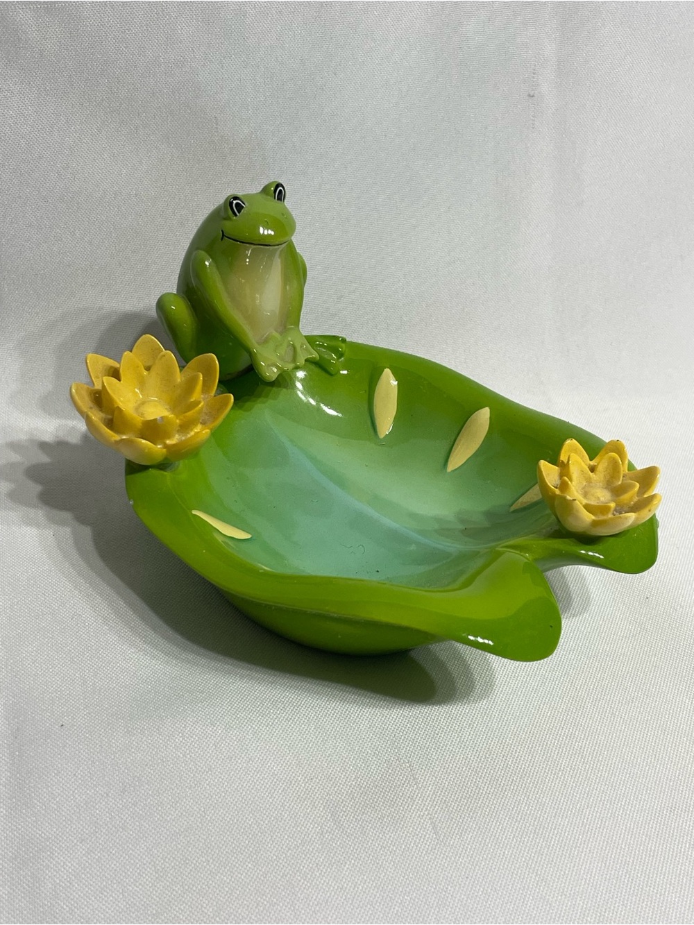 Adorable Frog on Lily Pad Soap Dish Bathroom Decor Good Condition Minor Flaws